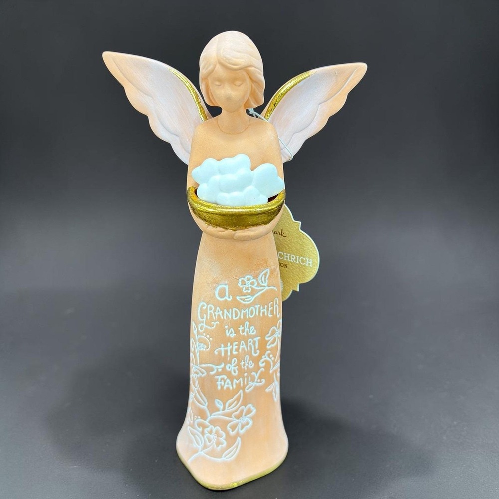 Hallmark Joanne Eschrich Angel Figurine Grandmother Heart of Family JOA2090 NWT